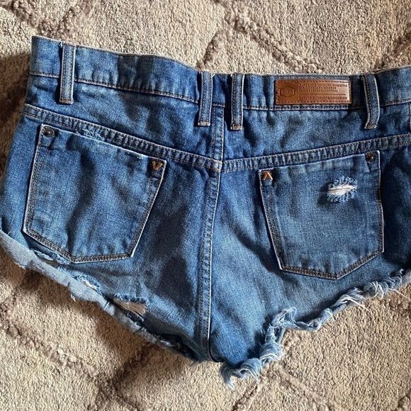 RVCA Women’s Jean Shorts Size 26 - Picture 3 of 3